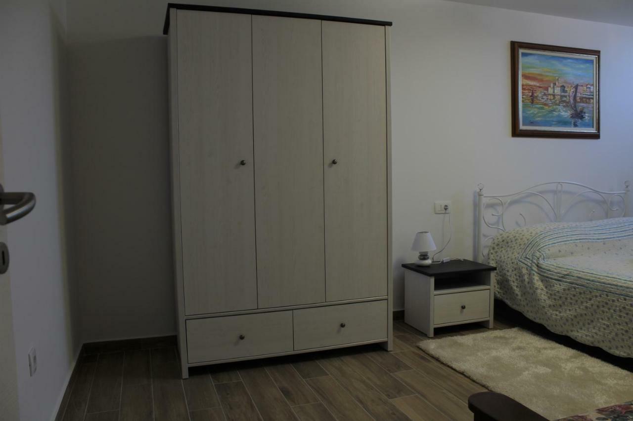 Apartman Robi Nova Vas  エクステリア 写真
