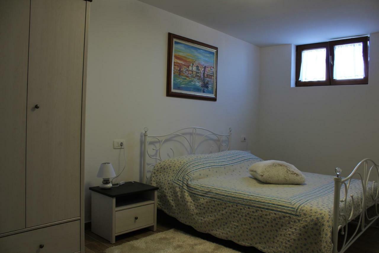 Apartman Robi Nova Vas  エクステリア 写真