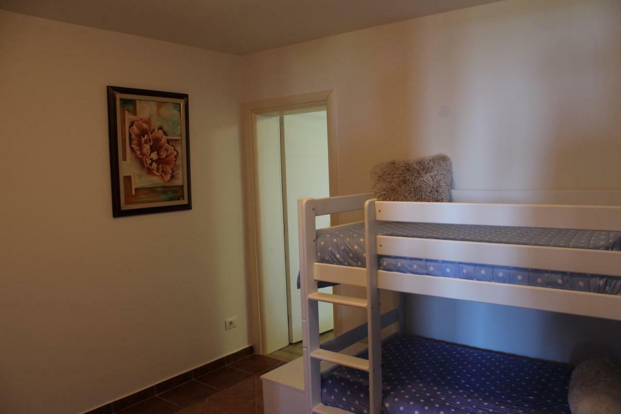 Apartman Robi Nova Vas  エクステリア 写真